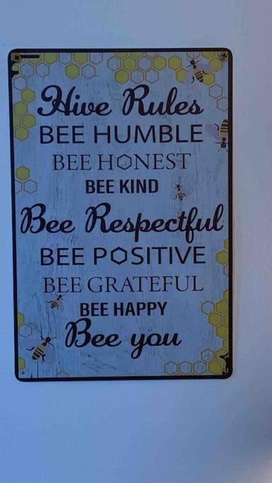 Bumblebee Cottage ドネゴール エクステリア 写真
